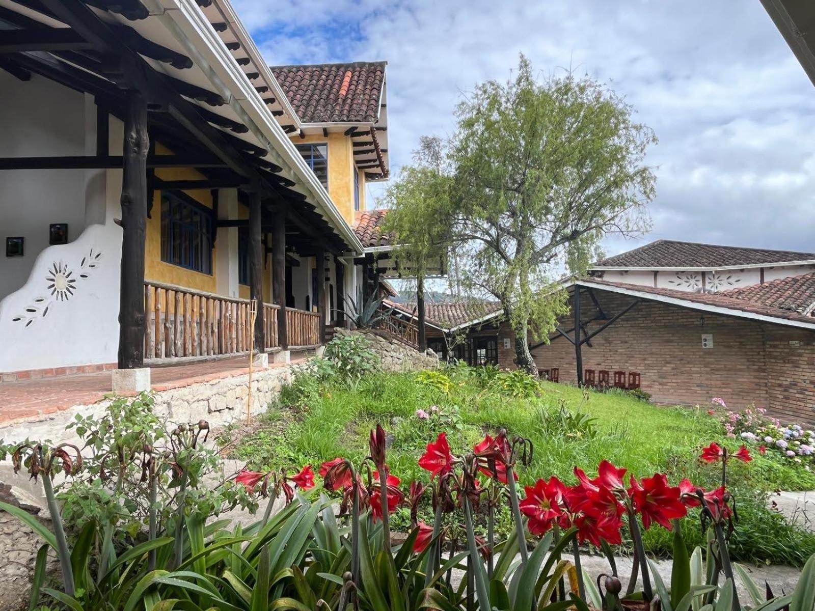 Hotel Achik Wasi Saraguro ภายนอก รูปภาพ